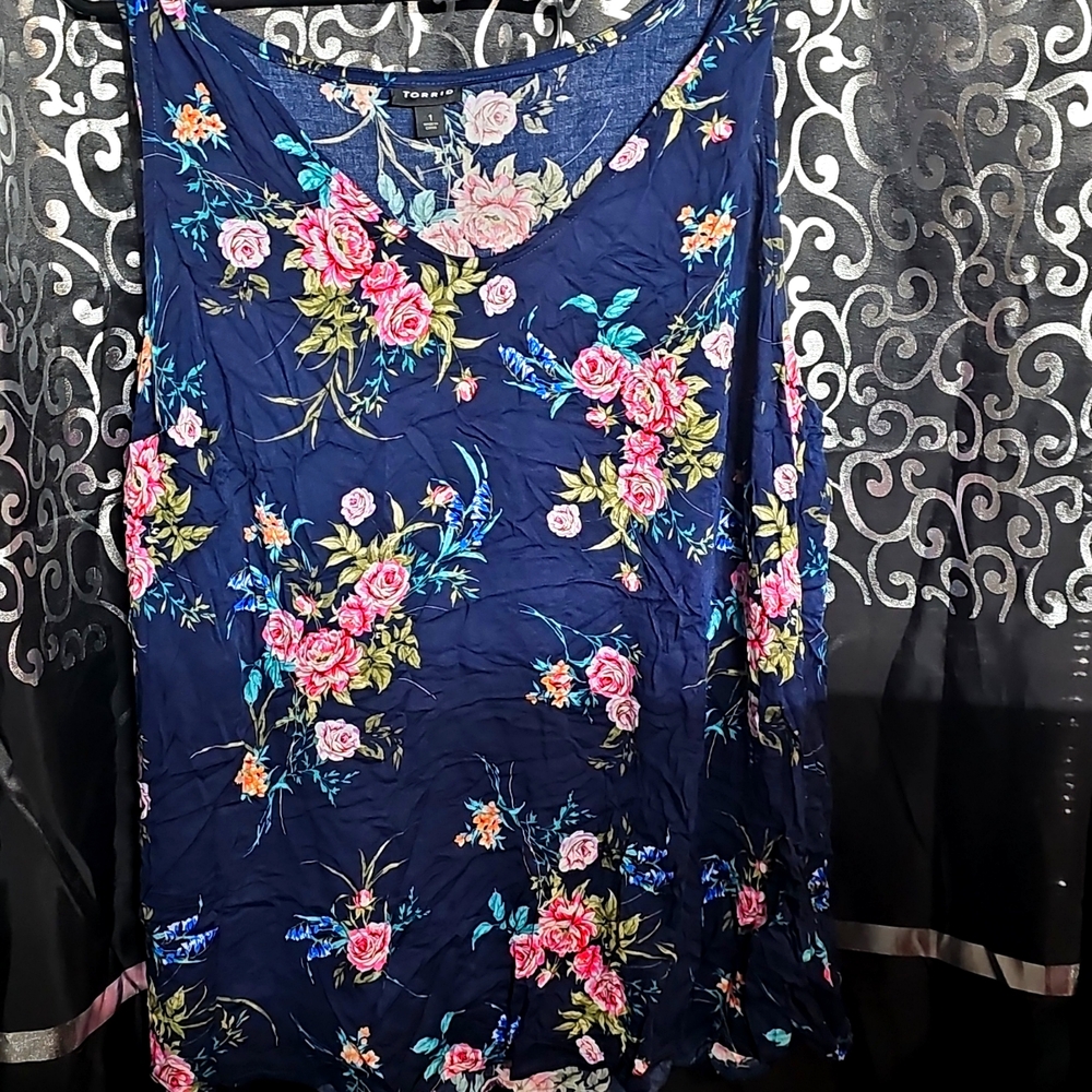 Torrid flower top